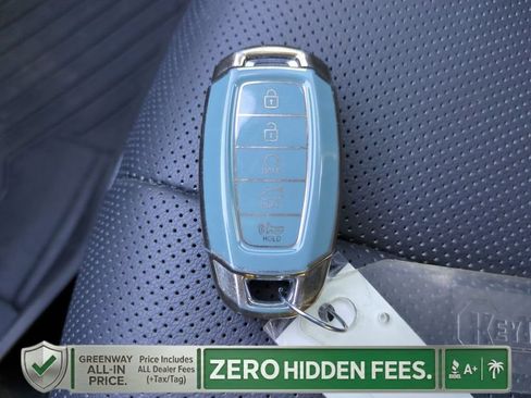 Used 2023 Hyundai Elantra Limited w/ Preferred Accessory Package FWD image 35