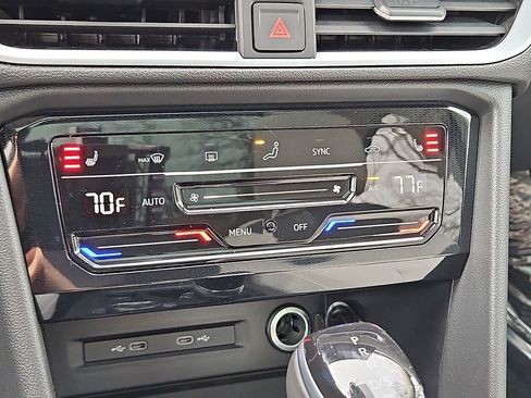 New 2026 Volkswagen Taos SE AWD/4WD image 15