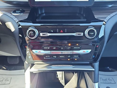 Used 2023 Ford Explorer Limited image 29