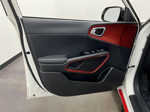 Used 2022 Kia Soul Turbo image 23