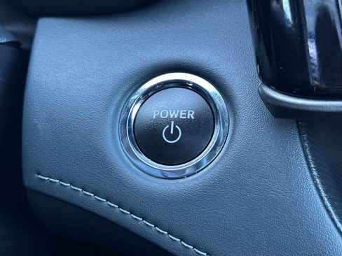 Used 2023 Toyota Highlander XLE image 25