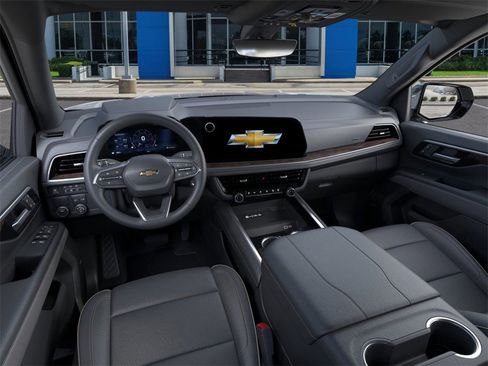 New 2026 Chevrolet Suburban Premier image 15