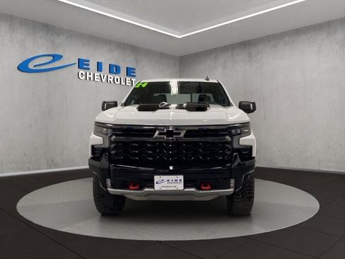 Used 2024 Chevrolet Silverado 1500 ZR2 w/ Technology Package image 8