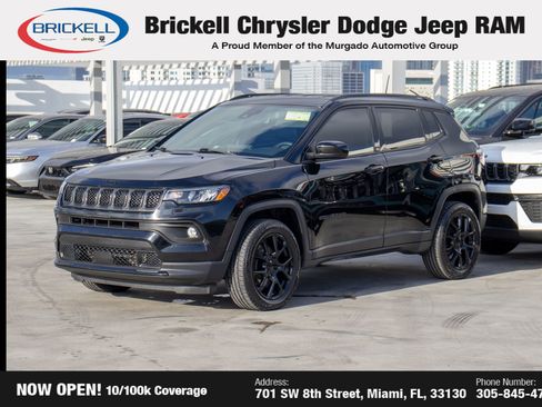 Used 2023 Jeep Compass Altitude image 1