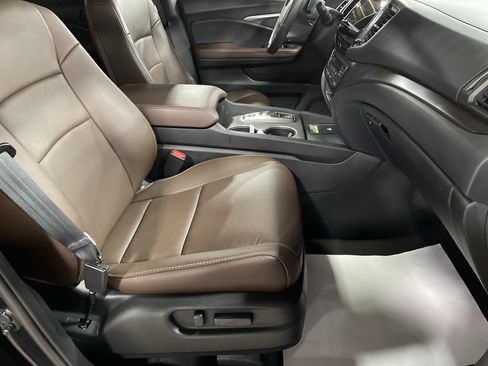 Used 2025 Honda Passport EX-L image 14