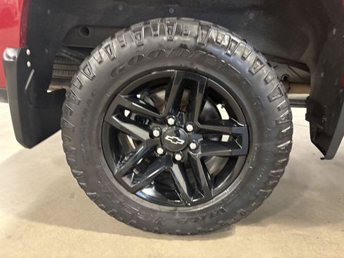Used 2019 Chevrolet Silverado 1500 LT Trail Boss AWD/4WD image 53