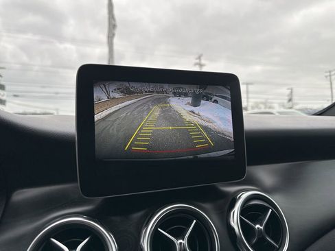 Used 2018 Mercedes-Benz GLA 250 4MATIC image 5