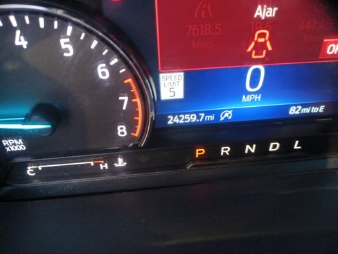 Used 2023 Ford Explorer Limited w/ Limited Technology Package image 2