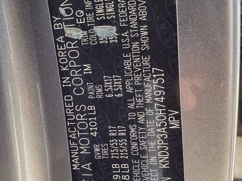 Used 2017 Kia Soul + FWD image 36