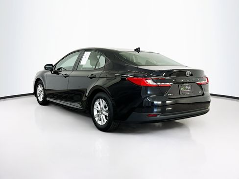 Used 2025 Toyota Camry LE image 5