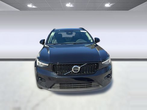 New 2026 Volvo XC40 B5 Plus w/ Climate Package image 6
