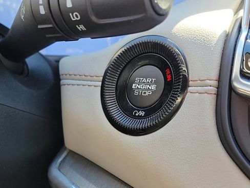 Used 2022 Jeep Compass Limited AWD/4WD image 12
