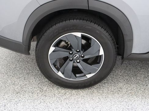 Used 2024 Nissan Rogue SV FWD image 6