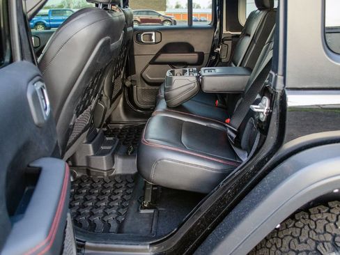 Used 2021 Jeep Wrangler Unlimited Rubicon AWD/4WD image 27