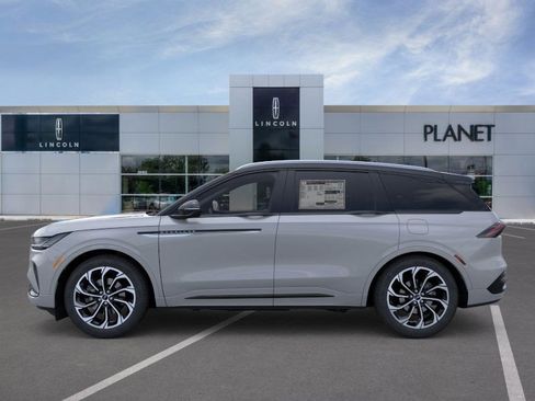 New 2026 Lincoln Nautilus Reserve image 3