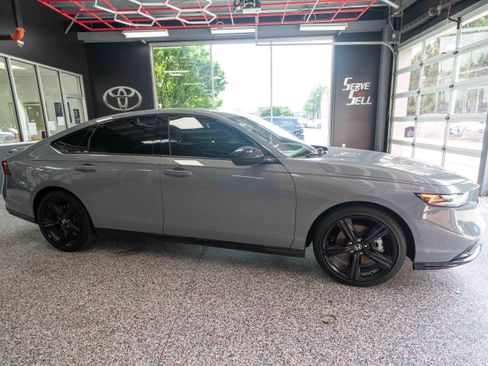 Used 2025 Honda Accord Sport image 5