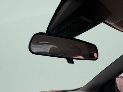 Used 2020 Nissan Kicks SR image 24