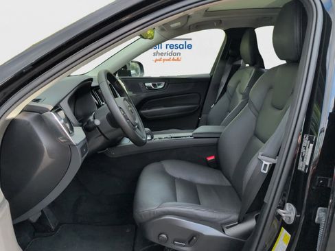 Used 2025 Volvo XC60 B5 Plus image 15