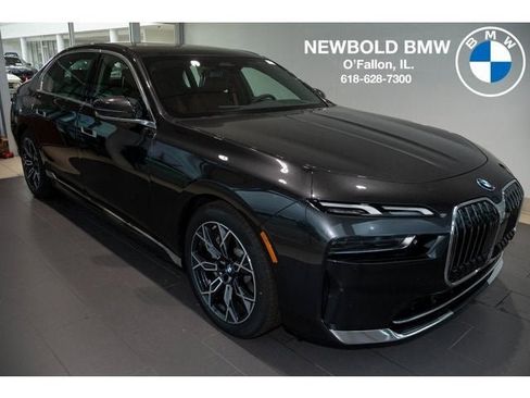 Used 2025 BMW i7 eDrive50 w/ Premium Package image 44