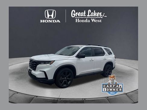 Used 2025 Honda Pilot Sport image 1