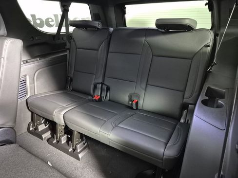 New 2026 Chevrolet Suburban LT image 23
