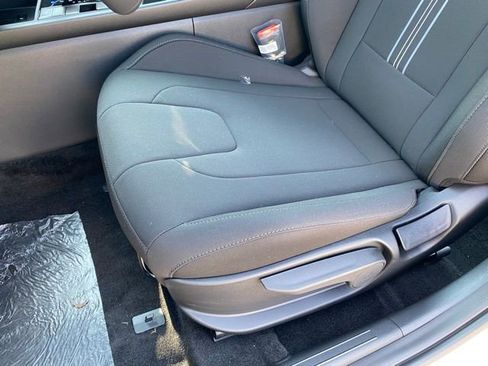 New 2025 Hyundai Elantra SEL image 25