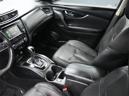 Used 2020 Nissan Rogue SL w/ Premium Package image 18