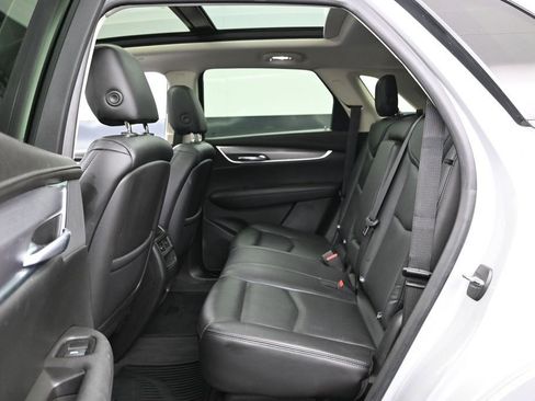 Used 2018 Cadillac XT5 Luxury w/ Driver Awareness Package AWD/4WD image 23