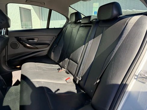 Used 2017 BMW 320i Sedan image 16