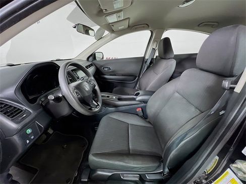 Used 2017 Honda HR-V LX image 10