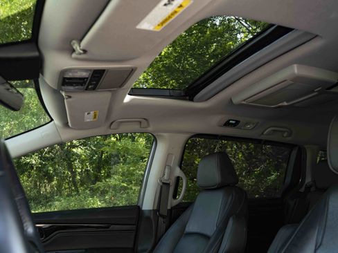 Used 2023 Honda Odyssey Touring image 34