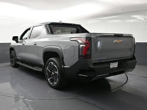 Used 2026 Chevrolet Silverado EV LT AWD/4WD image 3