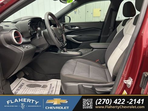 Used 2024 Chevrolet Trax RS w/ Driver Confidence Package FWD image 9