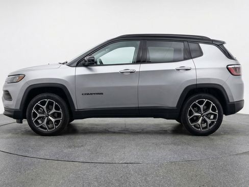 Used 2025 Jeep Compass Limited AWD/4WD image 5