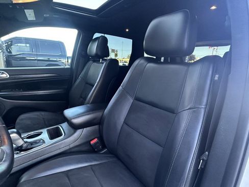 Used 2018 Jeep Grand Cherokee Altitude image 15