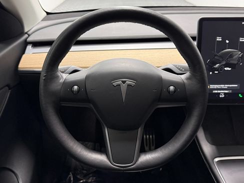 Used 2021 Tesla Model Y Long Range AWD/4WD image 16