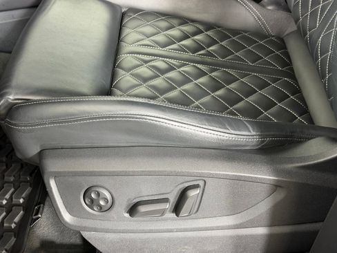 Used 2023 Audi SQ5 Premium Plus w/ Premium Plus Package AWD/4WD image 14