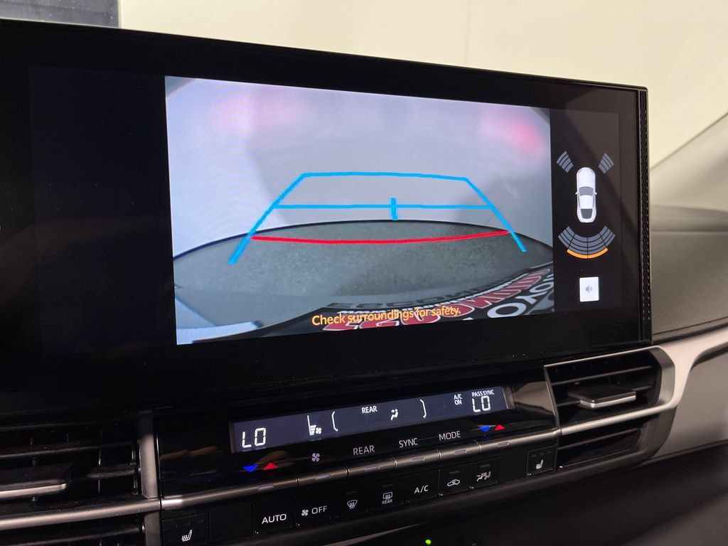 Certified 2025 Toyota Sienna XLE FWD image 21