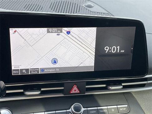 Used 2021 Hyundai Elantra Limited w/ Preferred Accessory Package image 17