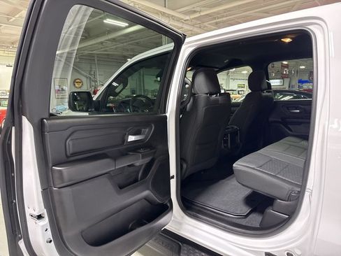 New 2026 RAM 1500 Express AWD/4WD image 32