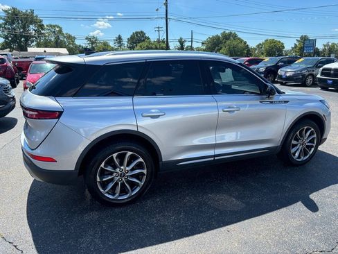 Used 2020 Lincoln Corsair AWD w/ Premium Package image 4