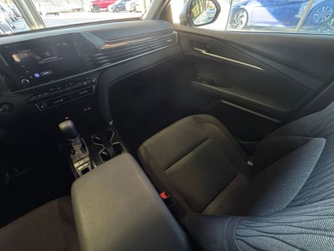 Used 2025 Toyota Camry LE image 39