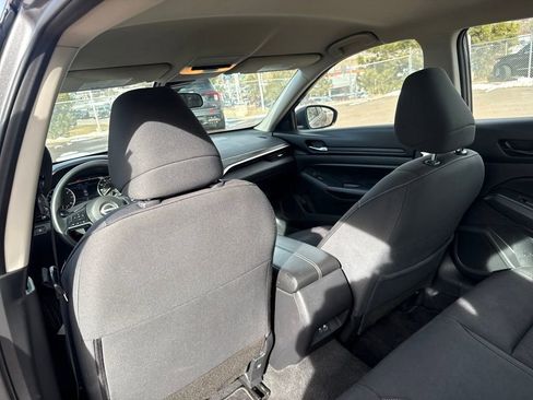 Used 2024 Nissan Altima 2.5 SV FWD image 20