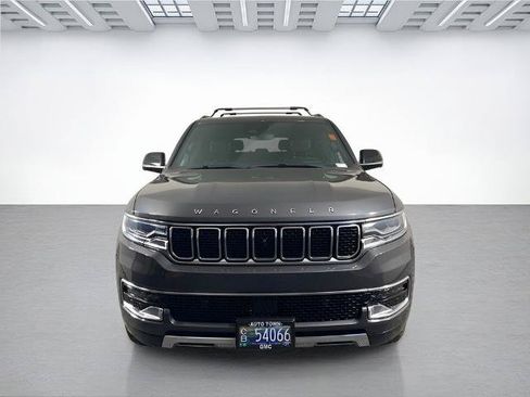 Used 2023 Jeep Wagoneer L Series III w/ Premium Group I AWD/4WD image 4
