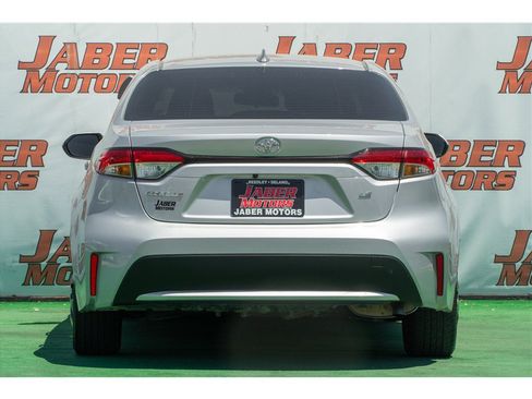 Used 2022 Toyota Corolla LE w/ Carpet Mat Package (TMS) FWD image 2