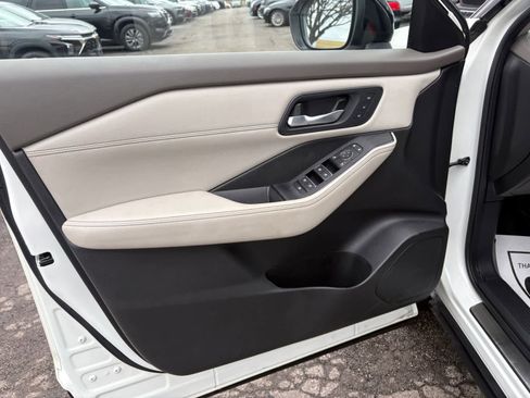 Used 2023 Nissan Rogue SL image 11