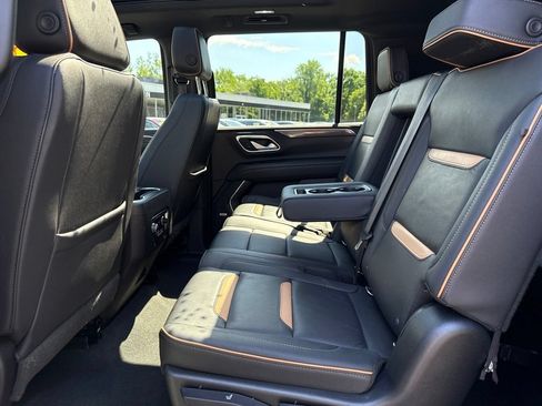 Used 2022 GMC Yukon XL AT4 AWD/4WD image 13