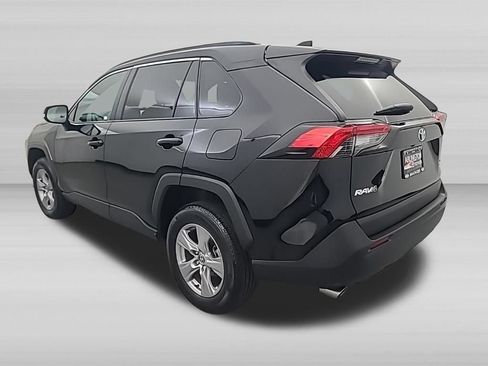 Used 2025 Toyota RAV4 XLE AWD/4WD image 7
