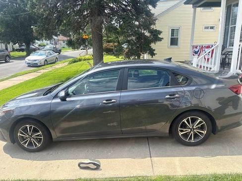 Used 2022 Kia Forte LXS FWD image 5