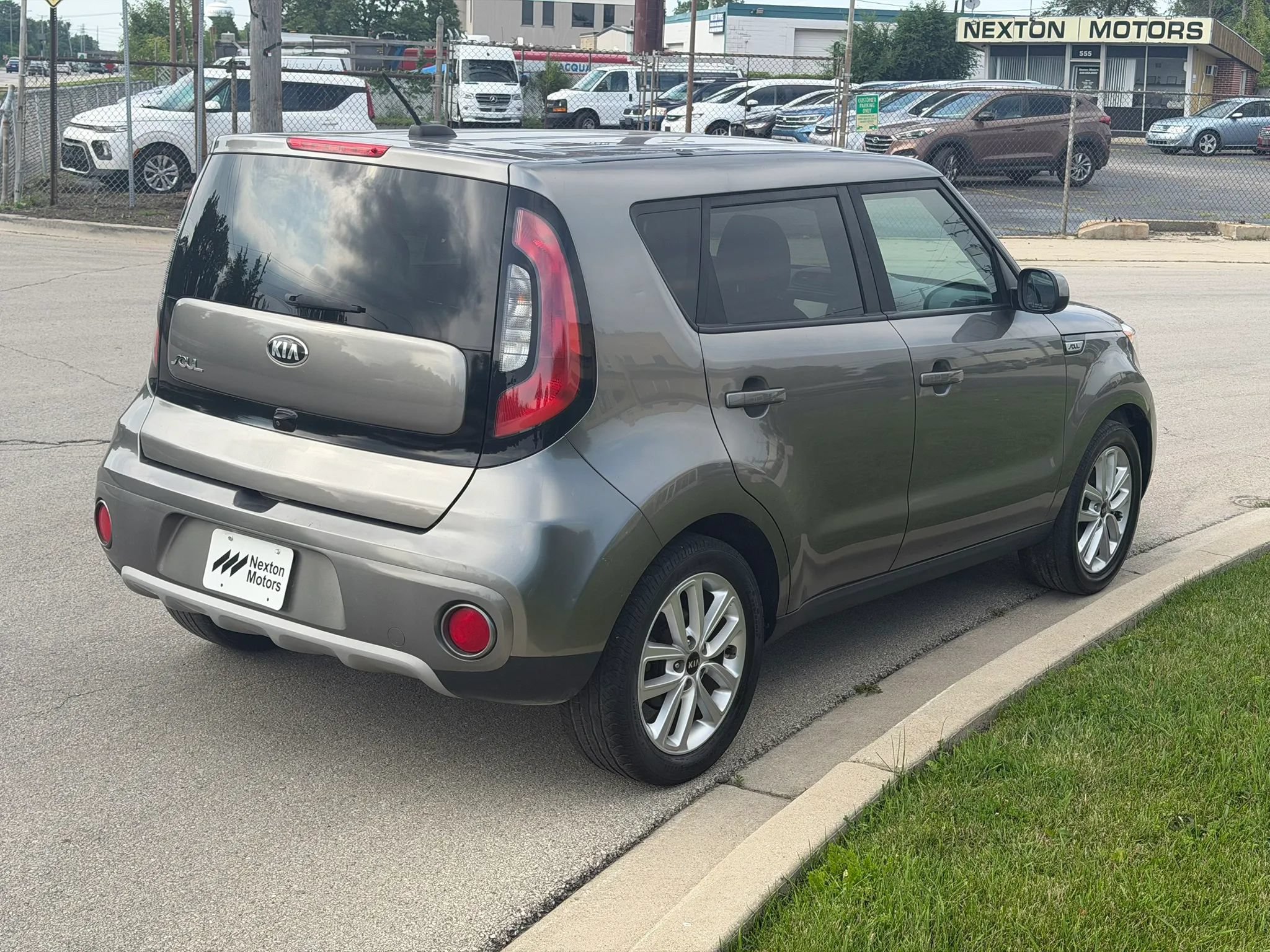 Used 2019 Kia Soul + FWD image 6